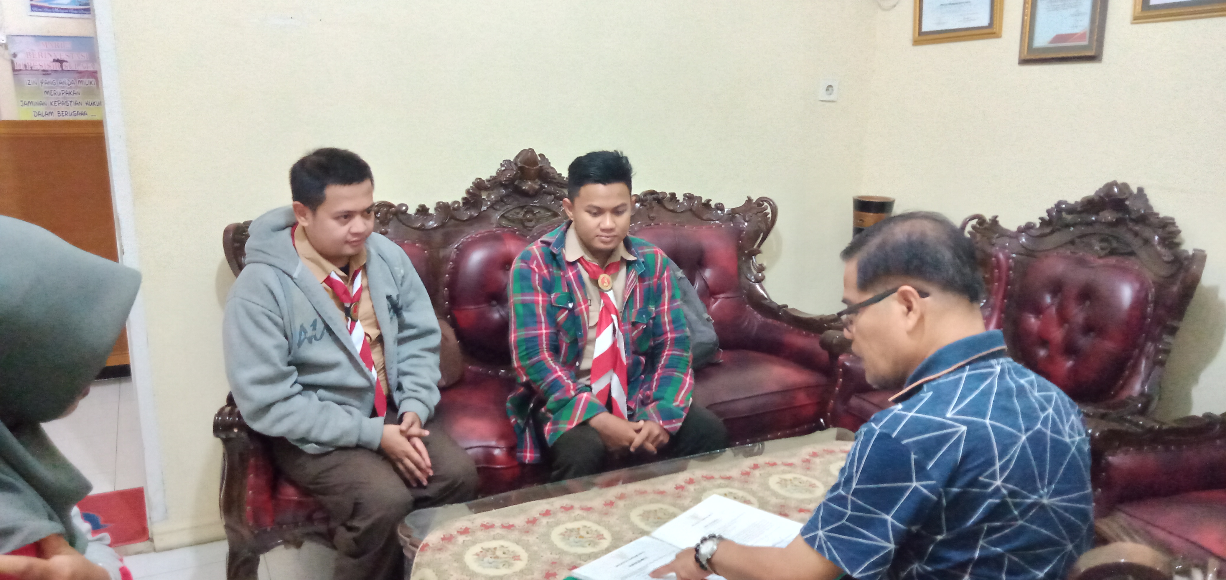 Kadis DPMPPTSP Pessel Kedatangan Tamu dari Anggota Pramuka Luar Biasa (Tuna Rungu)